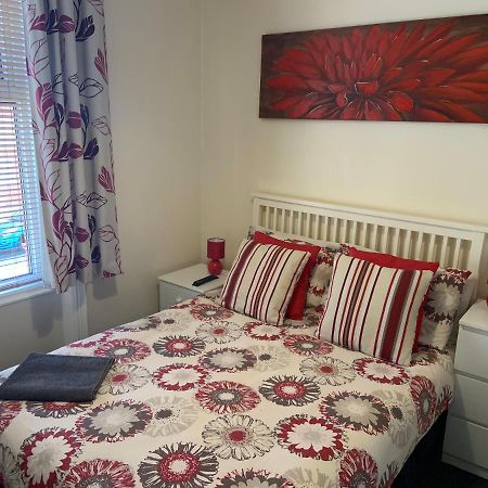 Melrose Guest House วิทลีย์เบย์ ภายนอก รูปภาพ