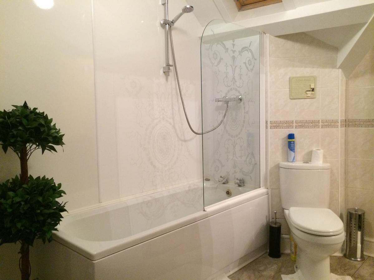 Melrose Guest House วิทลีย์เบย์ ภายนอก รูปภาพ