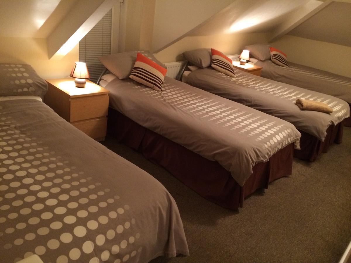 Melrose Guest House วิทลีย์เบย์ ภายนอก รูปภาพ