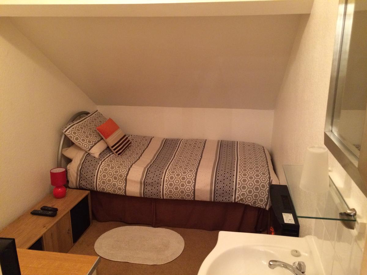 Melrose Guest House วิทลีย์เบย์ ภายนอก รูปภาพ